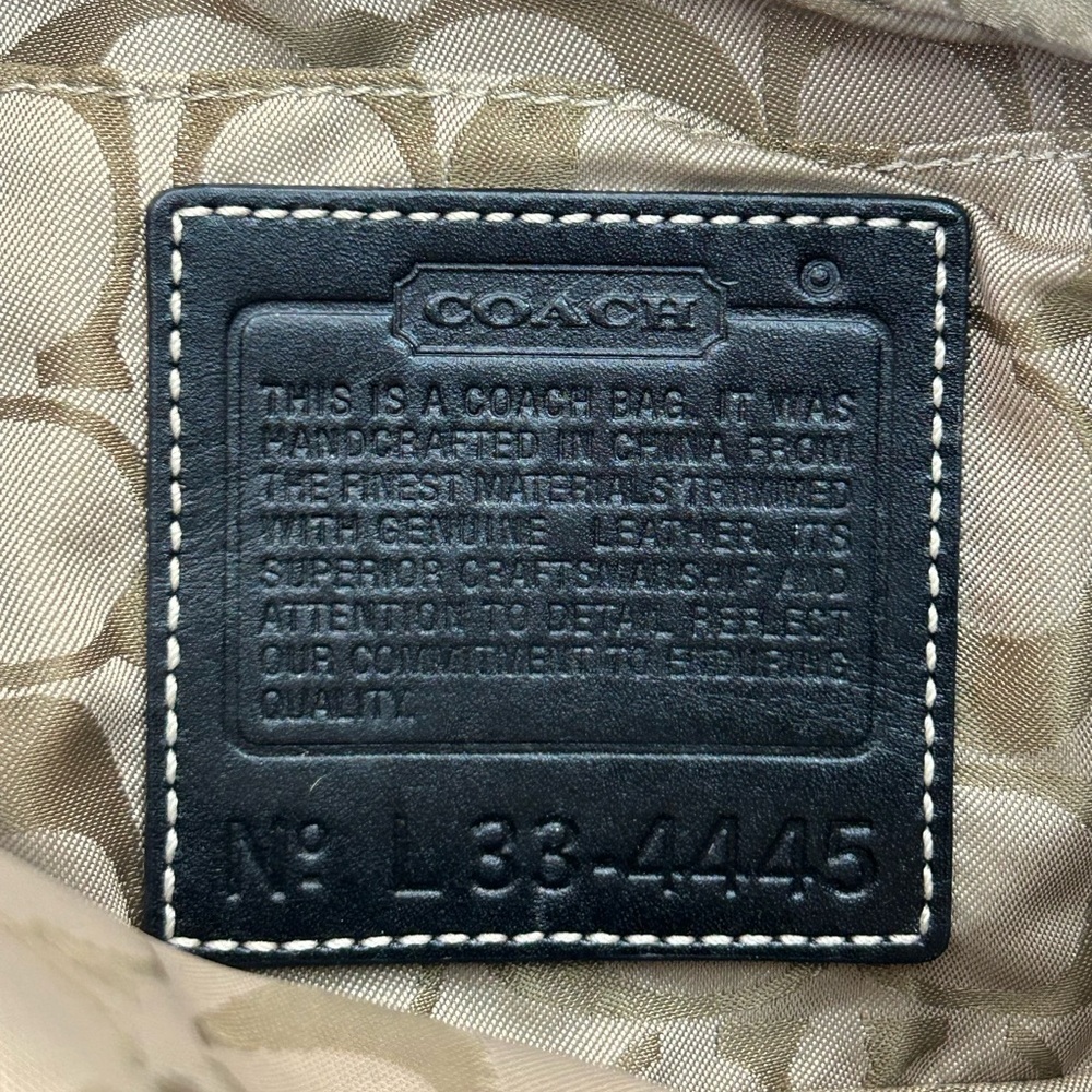 Vintage COACH East West Slim Black and White Camera Crossbody 4445 - Picture 9 of 17
